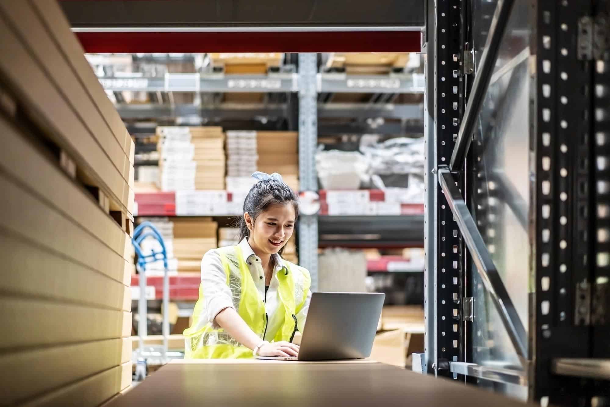 集運企業(yè)如何高效處理滯留倉庫超期包裹？